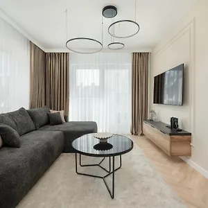 Apartament Elegancki Z Parkingiem Blisko Starego Miasta By Renters, Wrocław